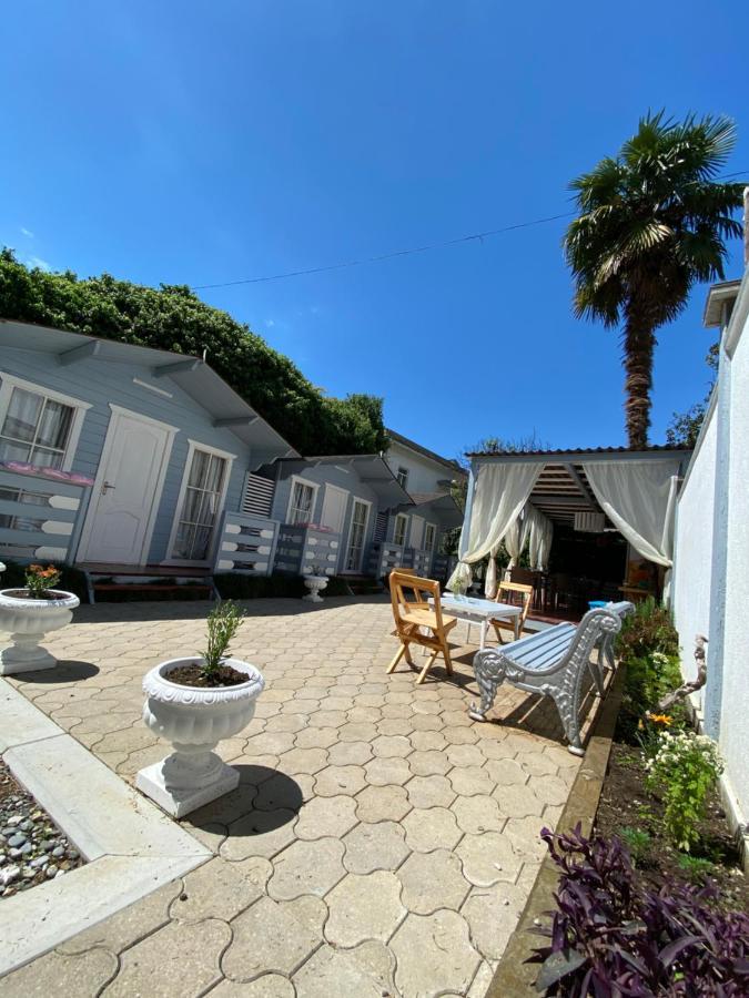 Эко Домики У Моря В Гаграх Gagry Exterior photo