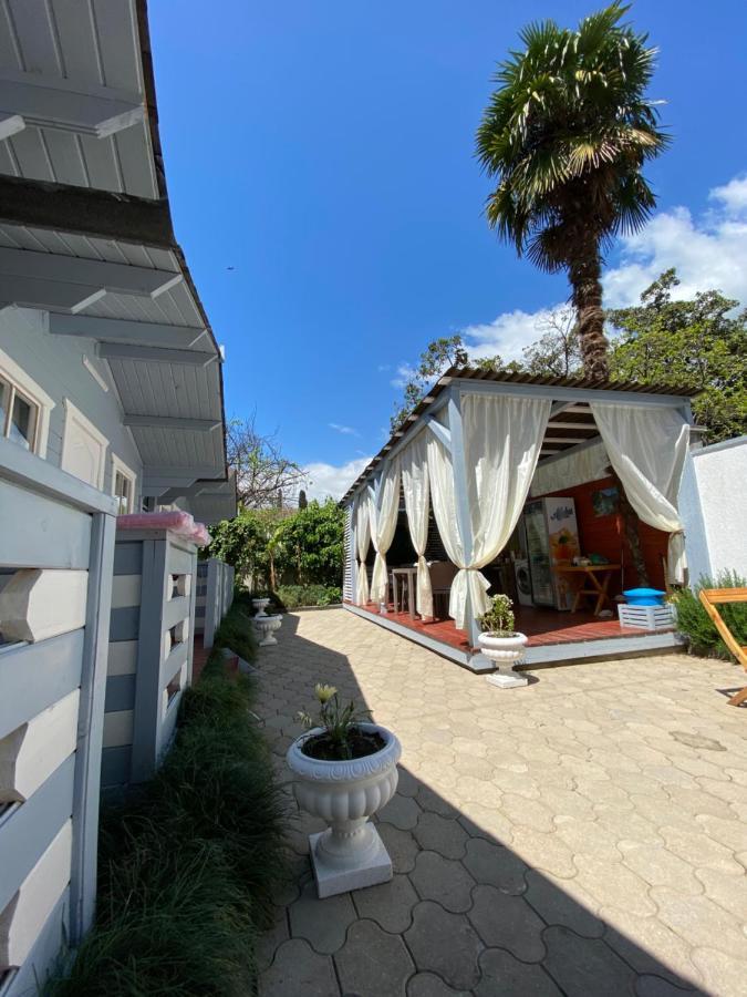 Эко Домики У Моря В Гаграх Gagry Exterior photo